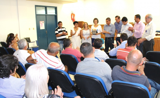 Prefeitos e Prefeitas do Sul da Bahia entregaram a placa a reitora Adélia Pinheiro (2)